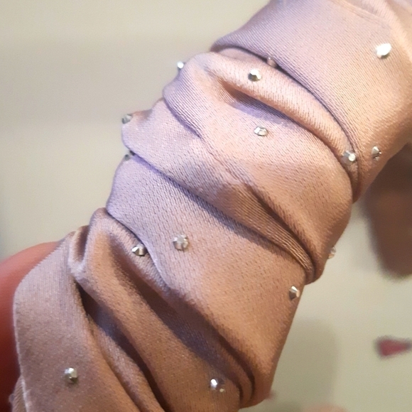 Pinkblush jeweled headband sparkling scrunched twisted material hair accessorie - Picture 3 of 9